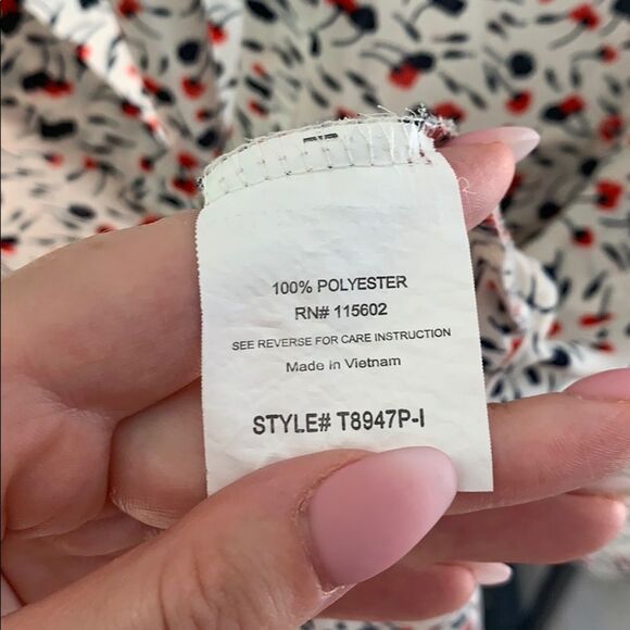 LUSH | Tunic Blouse with V-neck - Picture 6 of 9